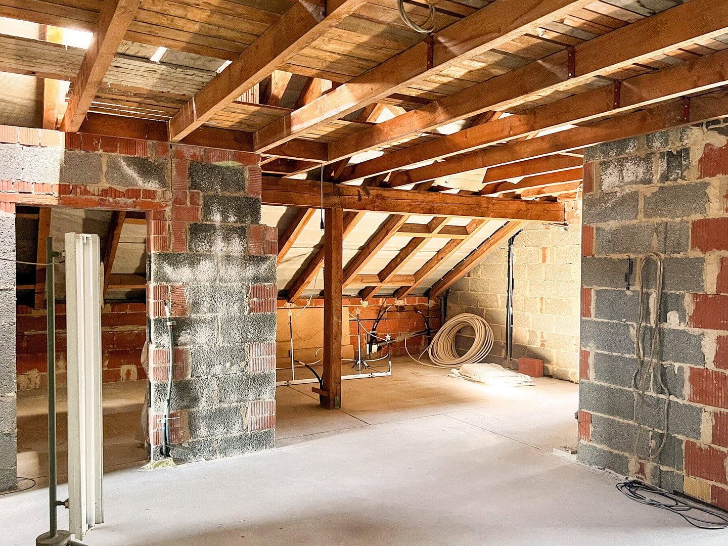Predaj domu 250 m², pozemok 853 m², Staufenberg, Hesensko Predaj domu 250 m², pozemok 853 m², Staufenberg, Hesensko