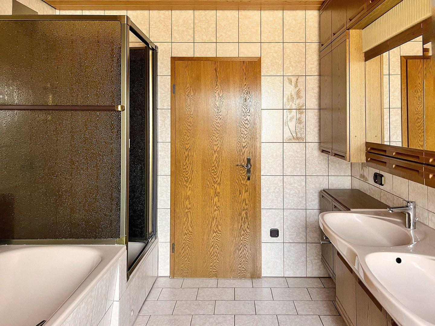 Predaj domu 250 m², pozemok 853 m², Staufenberg, Hesensko Predaj domu 250 m², pozemok 853 m², Staufenberg, Hesensko