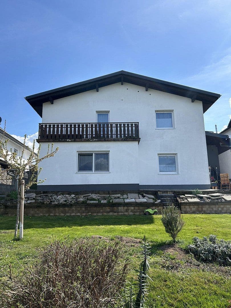 Predaj domu 200 m², pozemok 628 m², Hammersbach, Hesensko Predaj domu 200 m², pozemok 628 m², Hammersbach, Hesensko