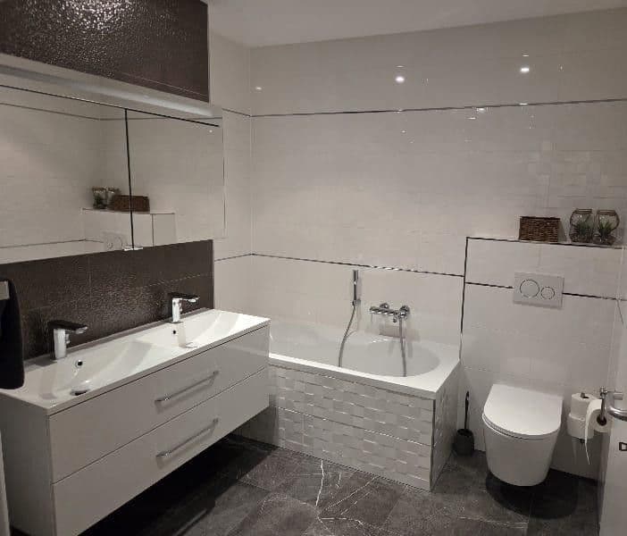 Predaj domu 141 m², pozemok 204 m², Laudenbach, Bádensko-Wurttembersko Predaj domu 141 m², pozemok 204 m², Laudenbach, Bádensko-Wurttembersko