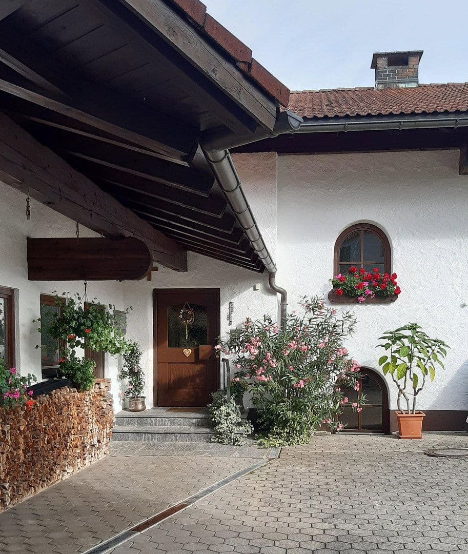 Predaj domu 200 m², pozemok 874 m², An der Schanz 1a, Burgberg im Allgäu, Bavorsko Predaj domu 200 m², pozemok 874 m², An der Schanz 1a, Burgberg im Allgäu, Bavorsko