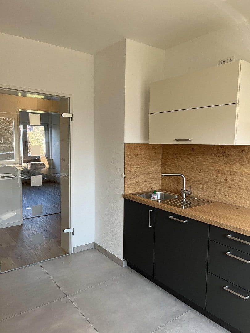 Prenájom bytu 3-izbový 89 m², Möhrendorf, Bavorsko Prenájom bytu 3-izbový 89 m², Möhrendorf, Bavorsko