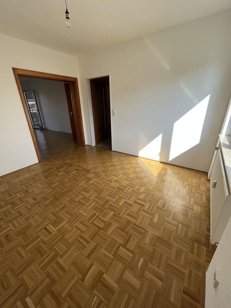 Prenájom bytu 3-izbový 89 m², Möhrendorf, Bavorsko Prenájom bytu 3-izbový 89 m², Möhrendorf, Bavorsko