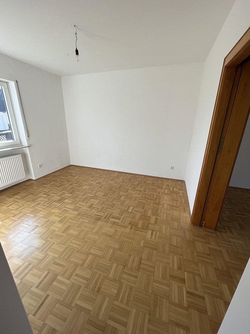 Prenájom bytu 3-izbový 89 m², Möhrendorf, Bavorsko Prenájom bytu 3-izbový 89 m², Möhrendorf, Bavorsko