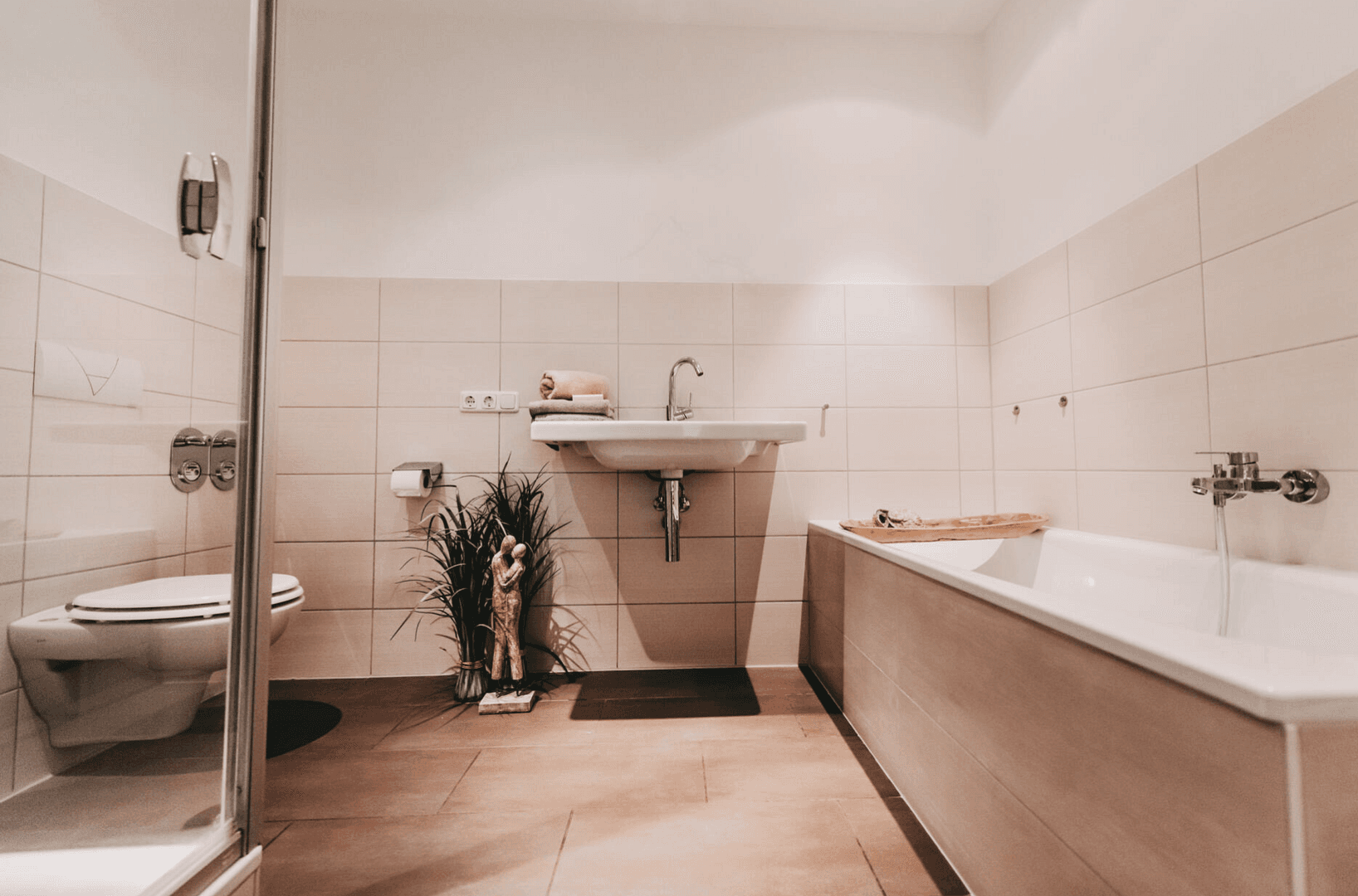 Prenájom bytu 5-izbový 137 m², Hansfelder Hof 1, Hamberge, Šlezvicko-Holštajnsko Prenájom bytu 5-izbový 137 m², Hansfelder Hof 1, Hamberge, Šlezvicko-Holštajnsko
