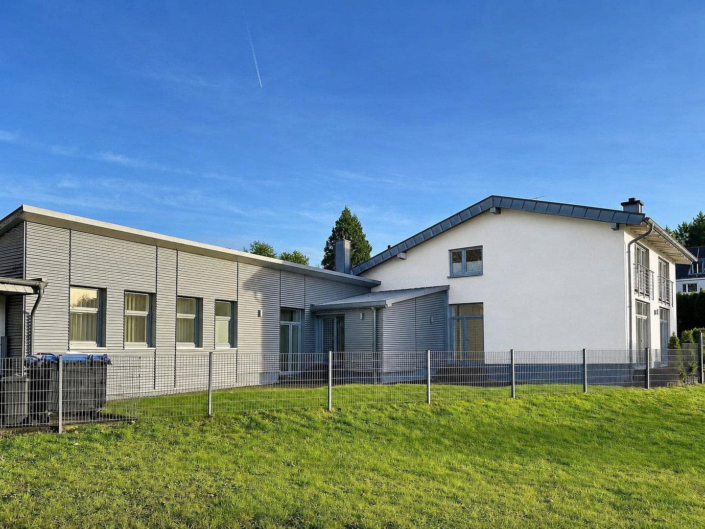 Predaj domu 235 m², pozemok 580 m², Bergisch Gladbach, Severné Porýnie - Westfálsko Predaj domu 235 m², pozemok 580 m², Bergisch Gladbach, Severné Porýnie - Westfálsko