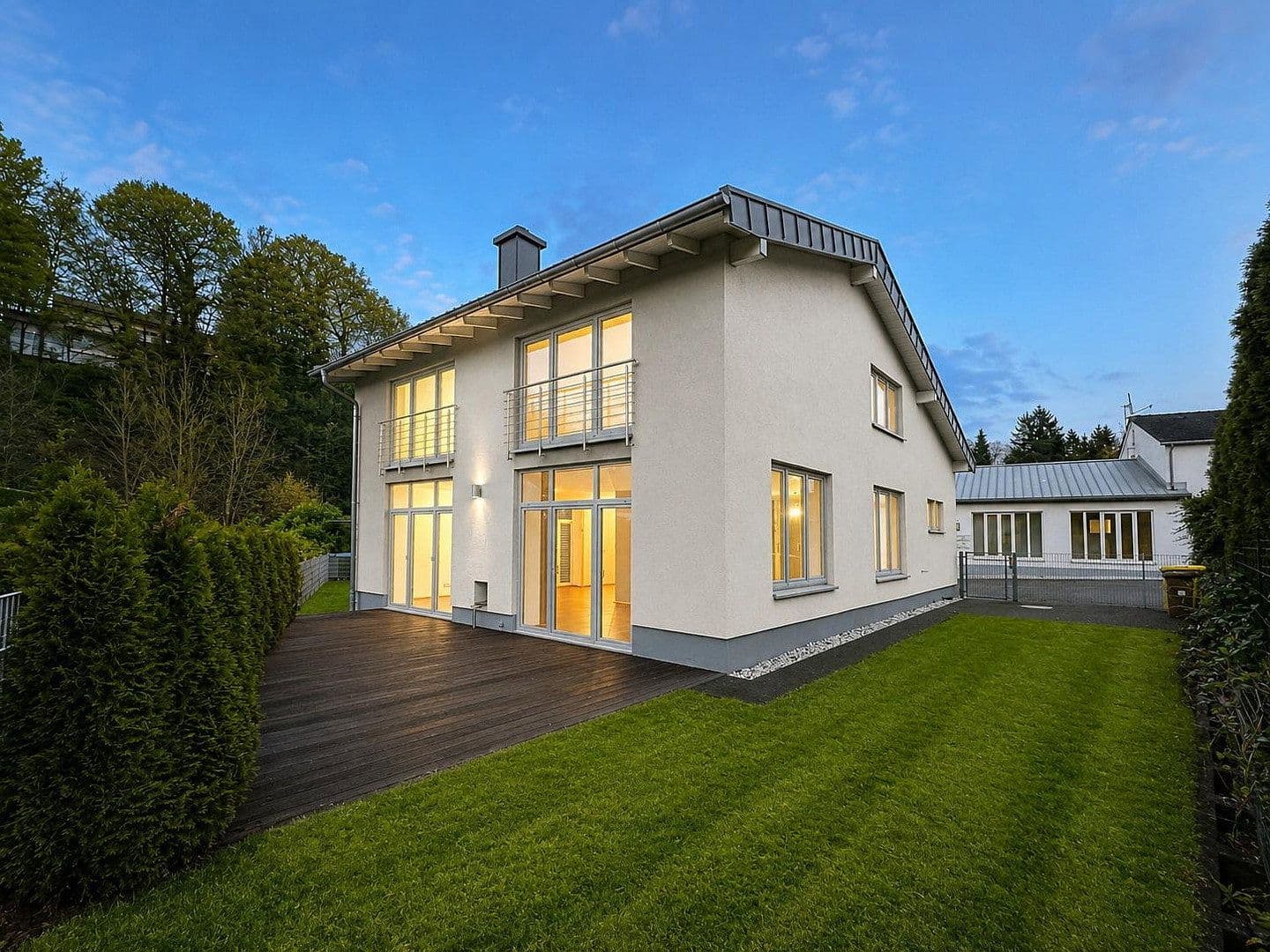 Predaj domu 235 m², pozemok 580 m², Bergisch Gladbach, Severné Porýnie - Westfálsko Predaj domu 235 m², pozemok 580 m², Bergisch Gladbach, Severné Porýnie - Westfálsko