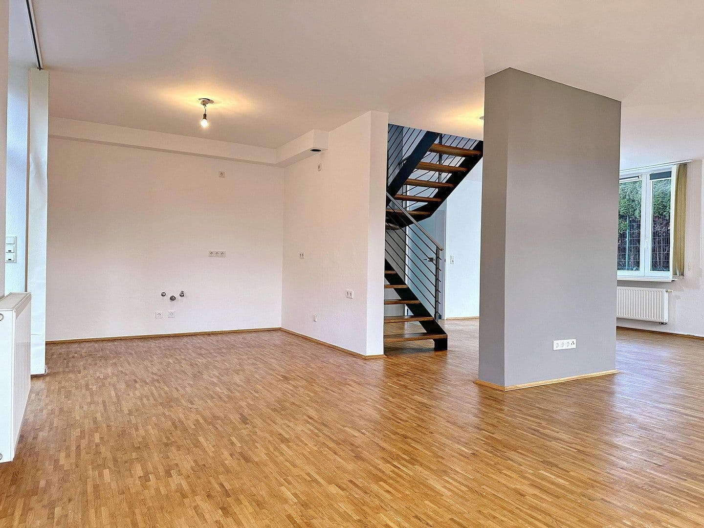 Predaj domu 235 m², pozemok 580 m², Bergisch Gladbach, Severné Porýnie - Westfálsko Predaj domu 235 m², pozemok 580 m², Bergisch Gladbach, Severné Porýnie - Westfálsko