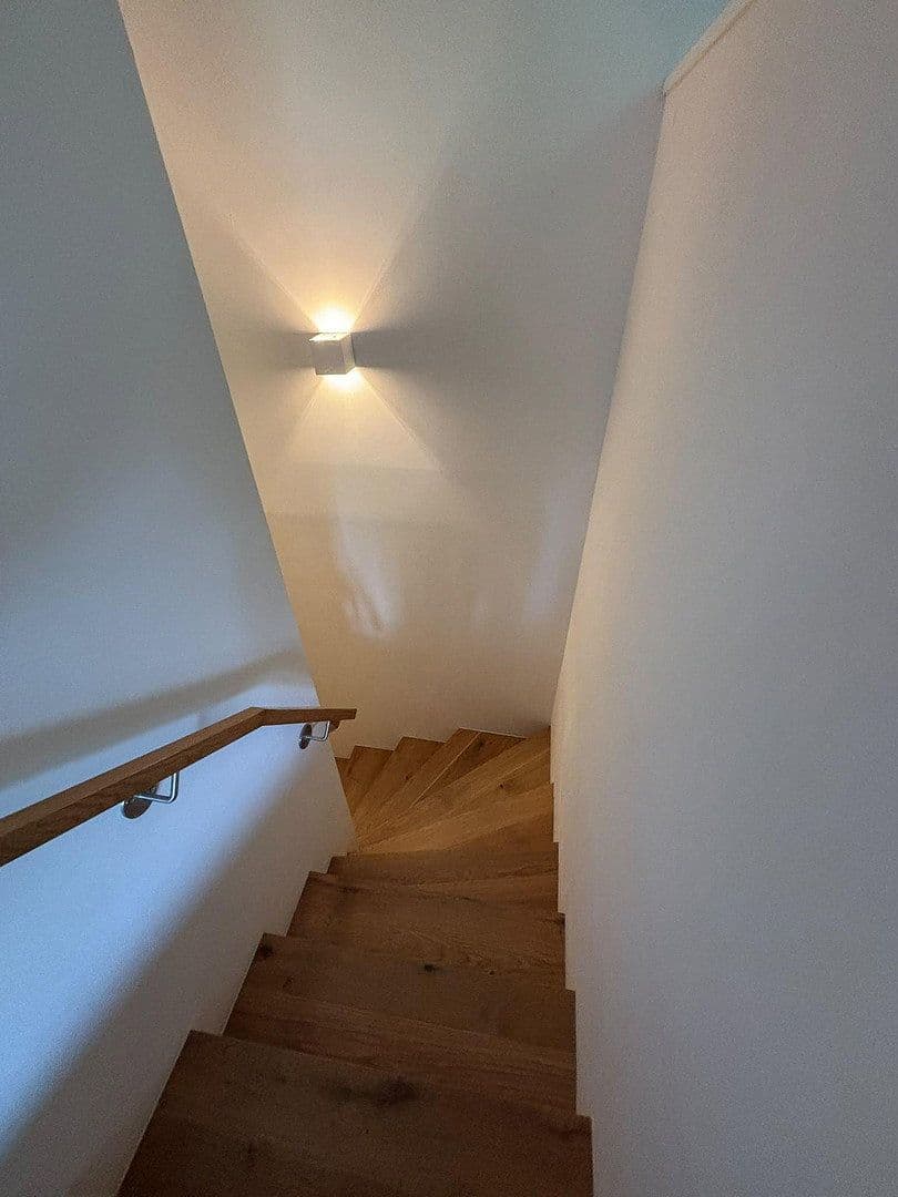 Prenájom bytu 4-izbový 121 m², Karwinskistr., 61, München, Bavorsko Prenájom bytu 4-izbový 121 m², Karwinskistr., 61, München, Bavorsko
