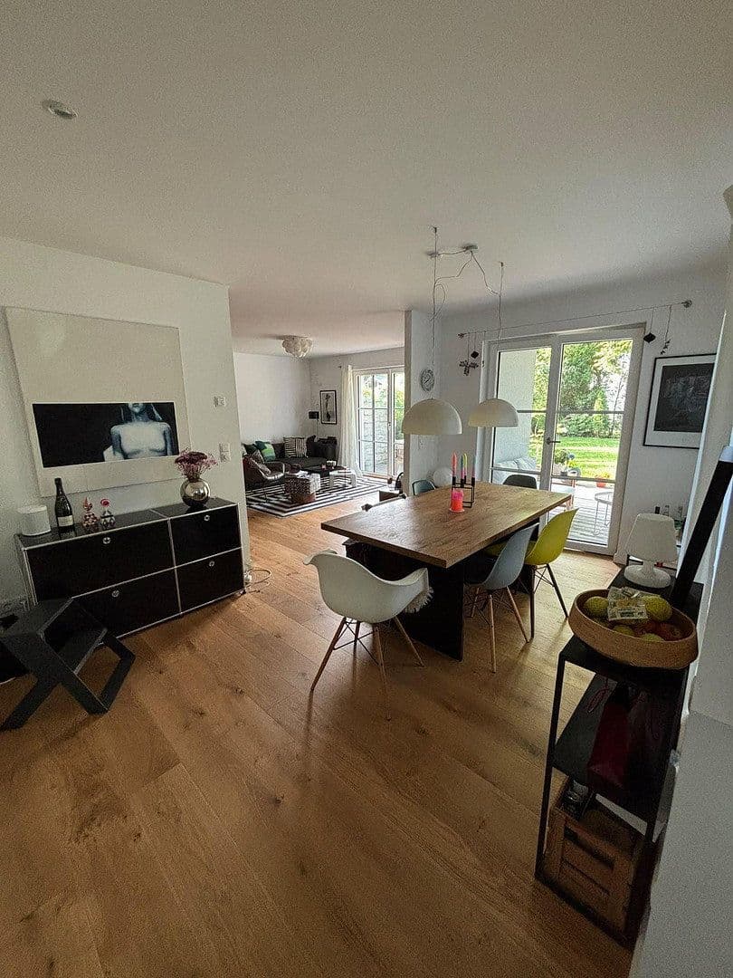 Prenájom bytu 4-izbový 121 m², Karwinskistr., 61, München, Bavorsko Prenájom bytu 4-izbový 121 m², Karwinskistr., 61, München, Bavorsko