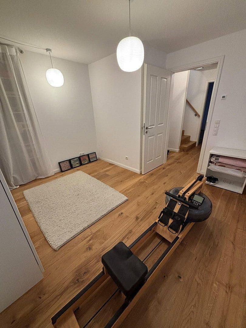 Prenájom bytu 4-izbový 121 m², Karwinskistr., 61, München, Bavorsko Prenájom bytu 4-izbový 121 m², Karwinskistr., 61, München, Bavorsko