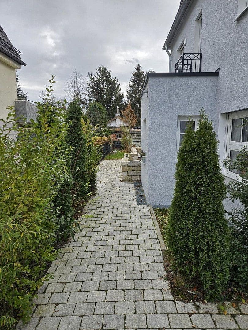 Prenájom bytu 4-izbový 121 m², Karwinskistr., 61, München, Bavorsko Prenájom bytu 4-izbový 121 m², Karwinskistr., 61, München, Bavorsko
