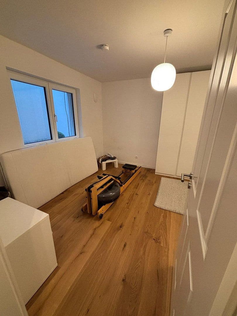 Prenájom bytu 4-izbový 121 m², Karwinskistr., 61, München, Bavorsko Prenájom bytu 4-izbový 121 m², Karwinskistr., 61, München, Bavorsko