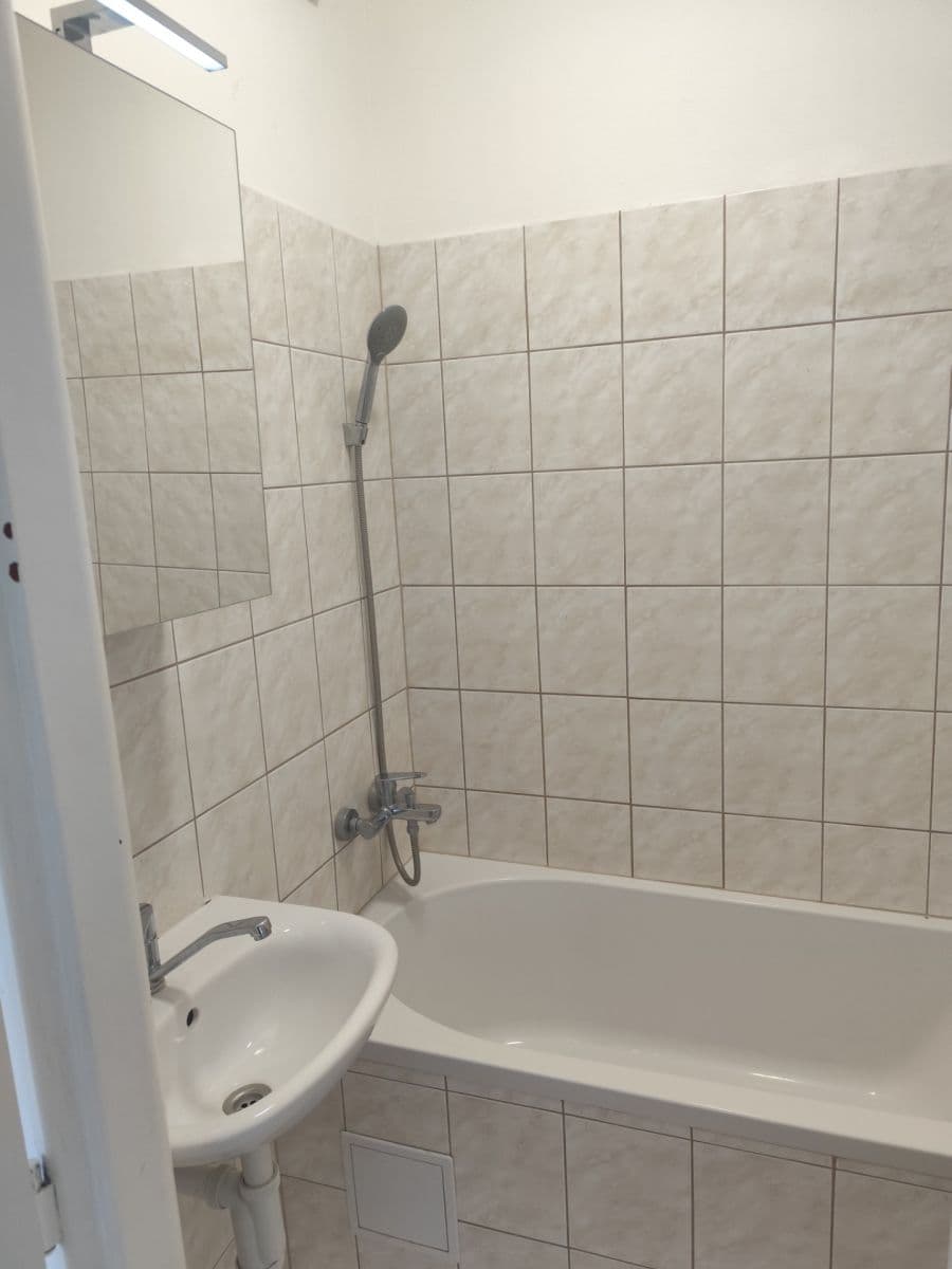 Prenájom bytu 2-izbový 60 m², Mírové náměstí, Dobříš, Středočeský kraj Prenájom bytu 2-izbový 60 m², Mírové náměstí, Dobříš, Středočeský kraj