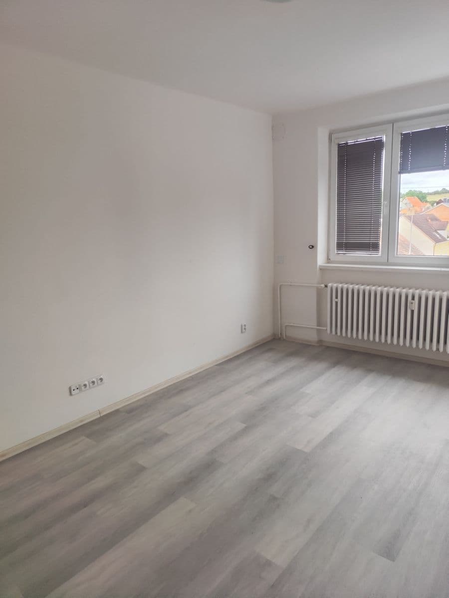 Prenájom bytu 2-izbový 60 m², Mírové náměstí, Dobříš, Středočeský kraj Prenájom bytu 2-izbový 60 m², Mírové náměstí, Dobříš, Středočeský kraj