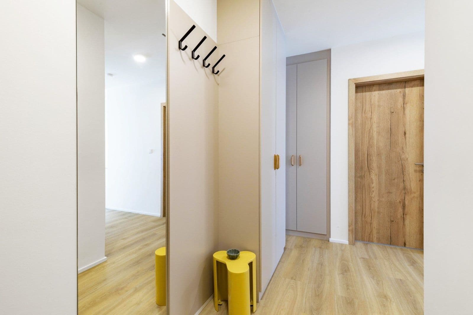 Prenájom bytu 3-izbový 62 m², Vrbenského, Praha, Praha Prenájom bytu 3-izbový 62 m², Vrbenského, Praha, Praha