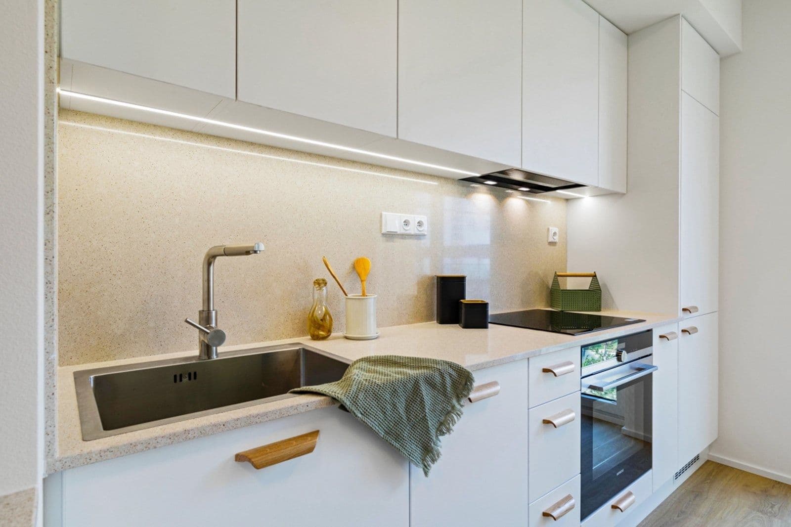 Prenájom bytu 3-izbový 62 m², Vrbenského, Praha, Praha Prenájom bytu 3-izbový 62 m², Vrbenského, Praha, Praha