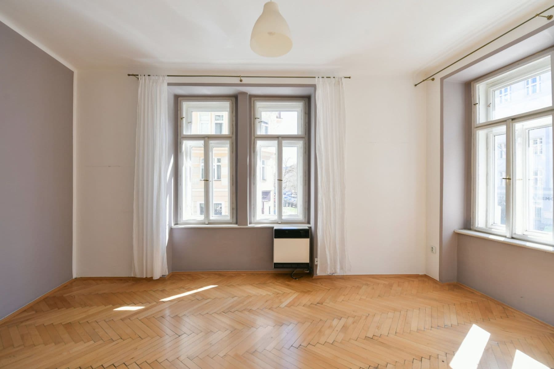 Prenájom bytu 2-izbový 53 m², Slovinská, Praha, Praha Prenájom bytu 2-izbový 53 m², Slovinská, Praha, Praha