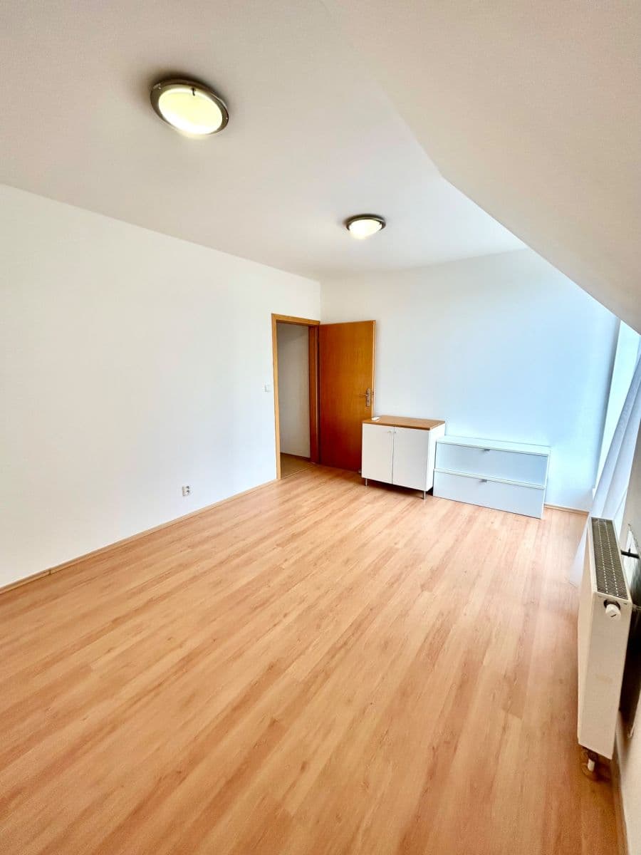 Predaj bytu 3-izbový 76 m², Křivoklátská, Praha, Praha Predaj bytu 3-izbový 76 m², Křivoklátská, Praha, Praha
