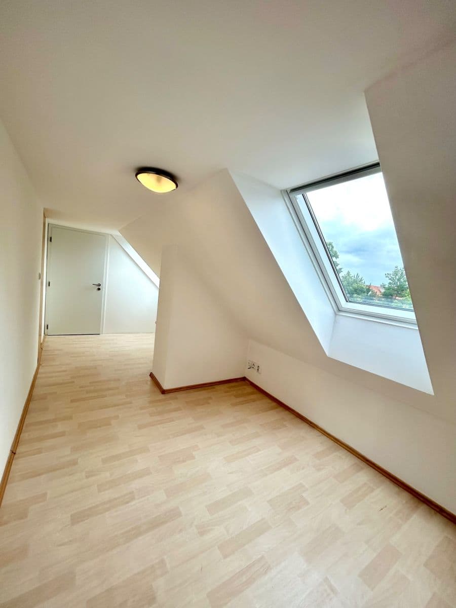 Predaj bytu 3-izbový 76 m², Křivoklátská, Praha, Praha Predaj bytu 3-izbový 76 m², Křivoklátská, Praha, Praha