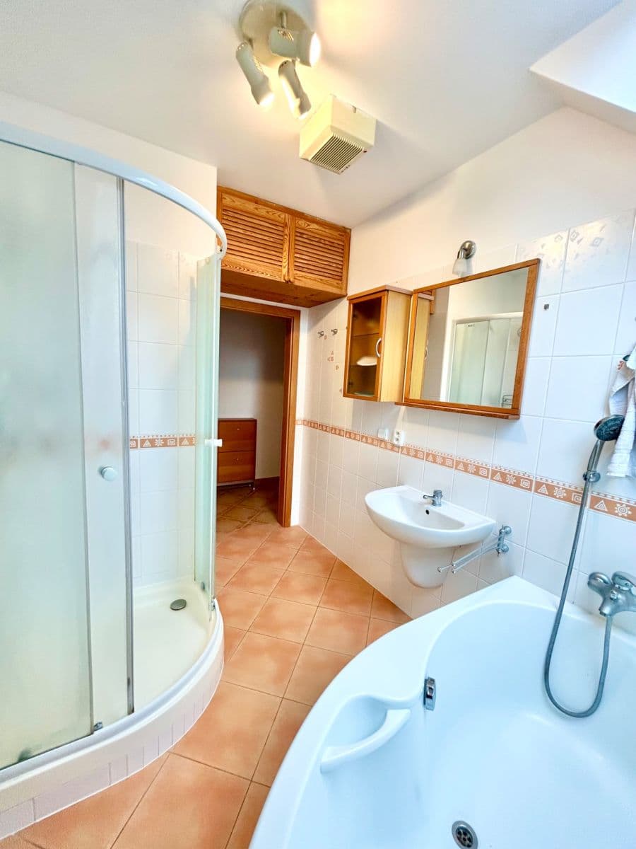 Predaj bytu 3-izbový 76 m², Křivoklátská, Praha, Praha Predaj bytu 3-izbový 76 m², Křivoklátská, Praha, Praha