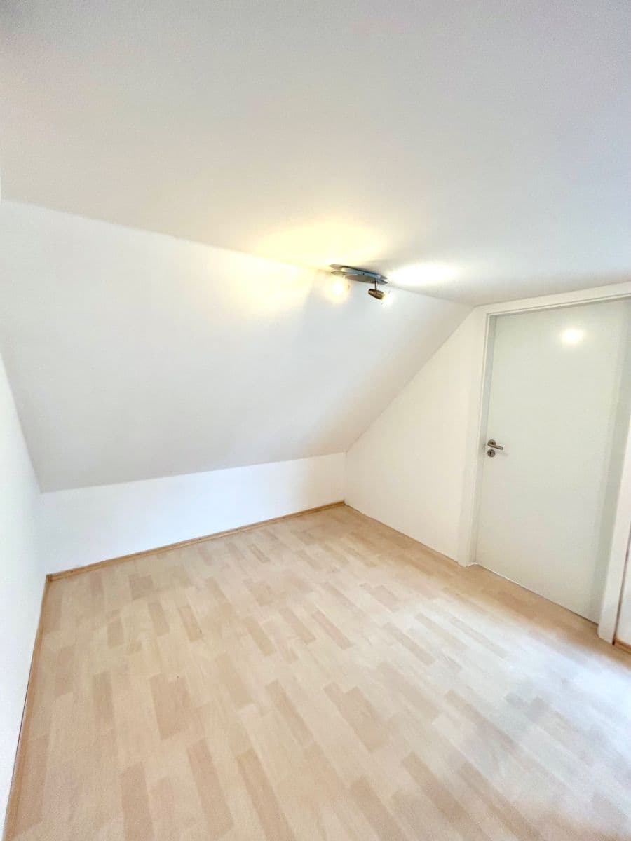 Predaj bytu 3-izbový 76 m², Křivoklátská, Praha, Praha Predaj bytu 3-izbový 76 m², Křivoklátská, Praha, Praha