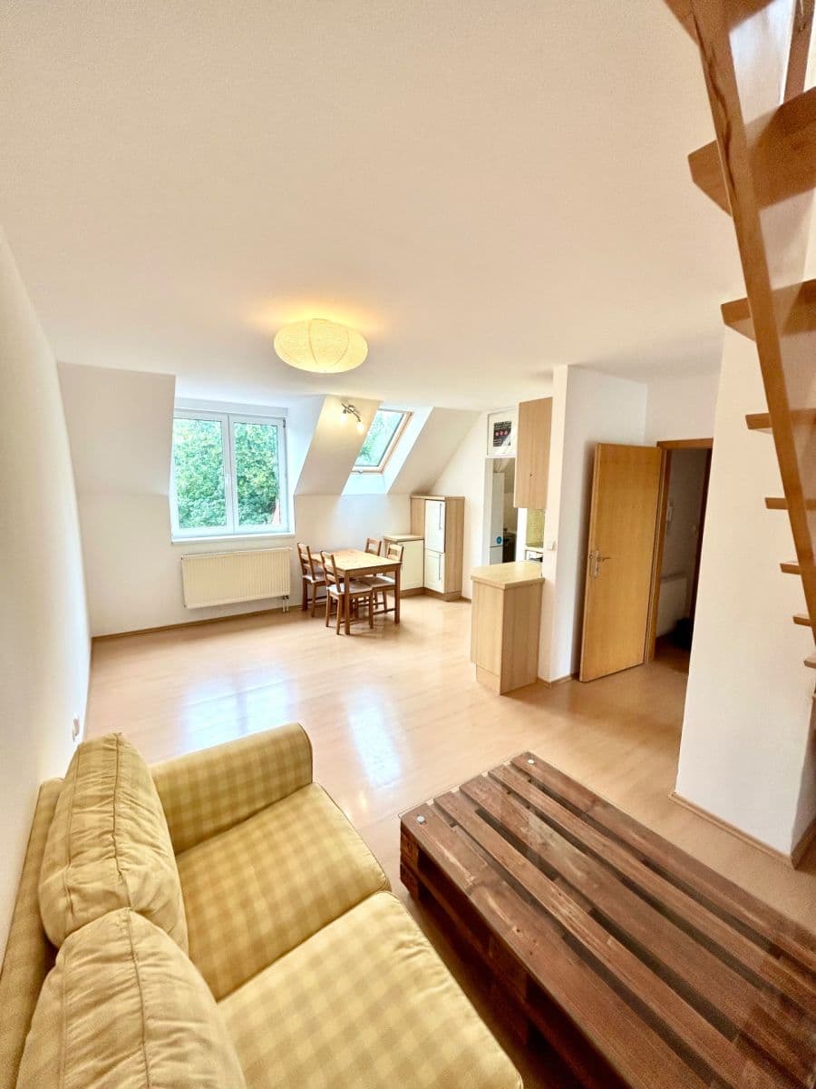 Predaj bytu 3-izbový 76 m², Křivoklátská, Praha, Praha Predaj bytu 3-izbový 76 m², Křivoklátská, Praha, Praha