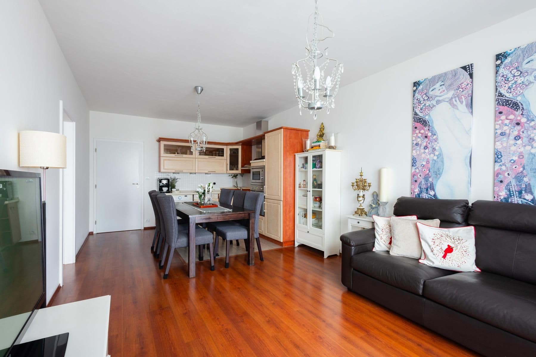 Predaj bytu 3-izbový 74 m², Za Devítkou, Jinočany, Středočeský kraj Predaj bytu 3-izbový 74 m², Za Devítkou, Jinočany, Středočeský kraj