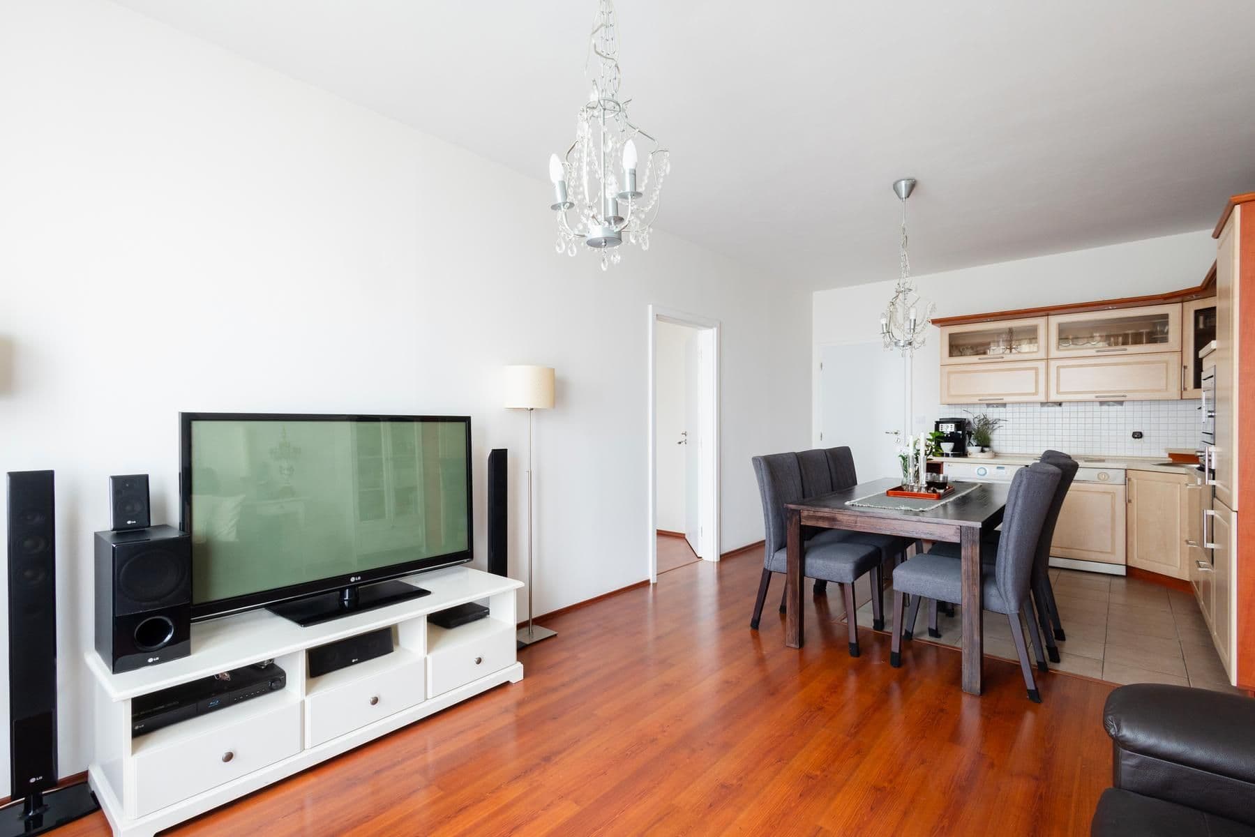 Predaj bytu 3-izbový 74 m², Za Devítkou, Jinočany, Středočeský kraj Predaj bytu 3-izbový 74 m², Za Devítkou, Jinočany, Středočeský kraj