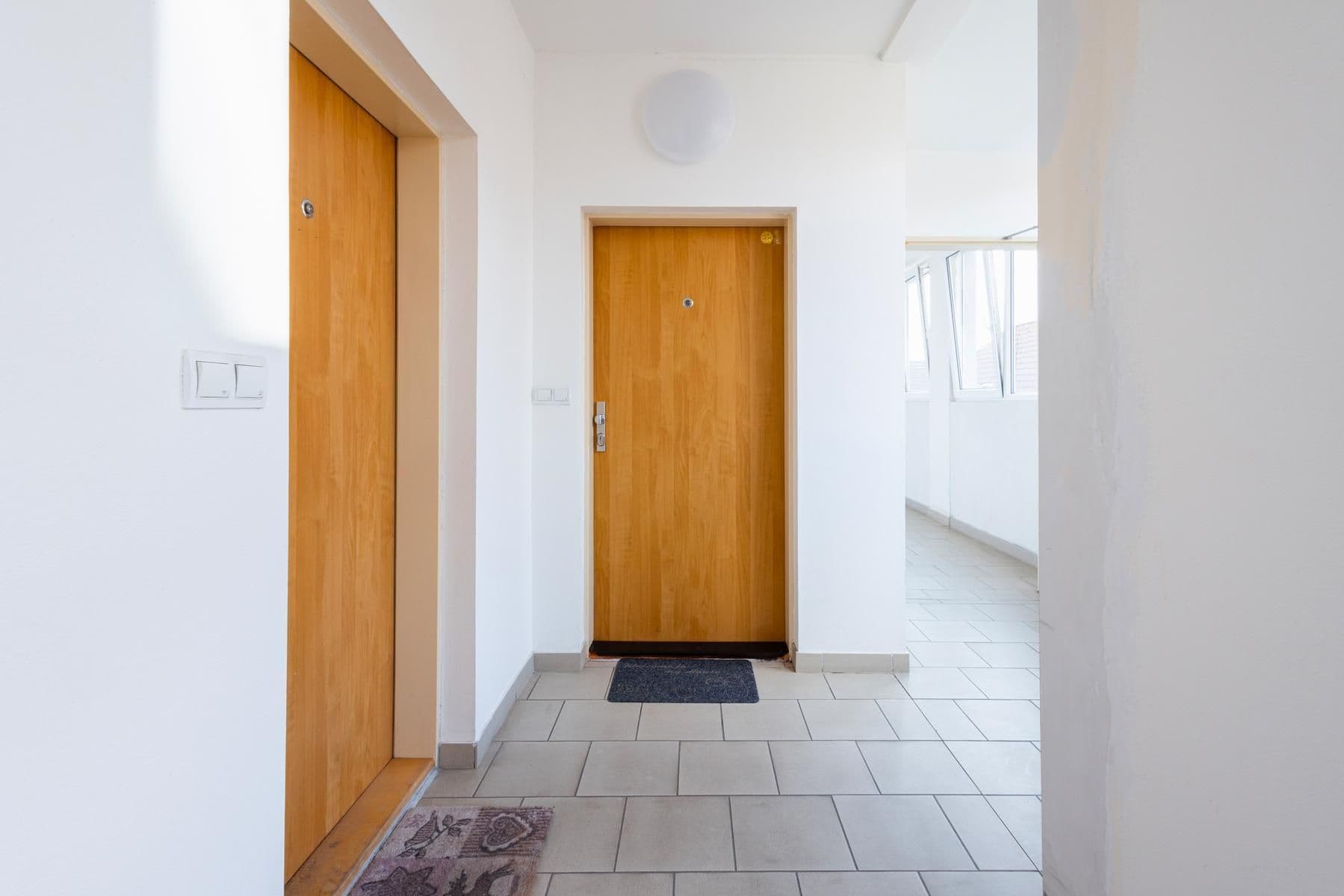 Predaj bytu 3-izbový 74 m², Za Devítkou, Jinočany, Středočeský kraj Predaj bytu 3-izbový 74 m², Za Devítkou, Jinočany, Středočeský kraj