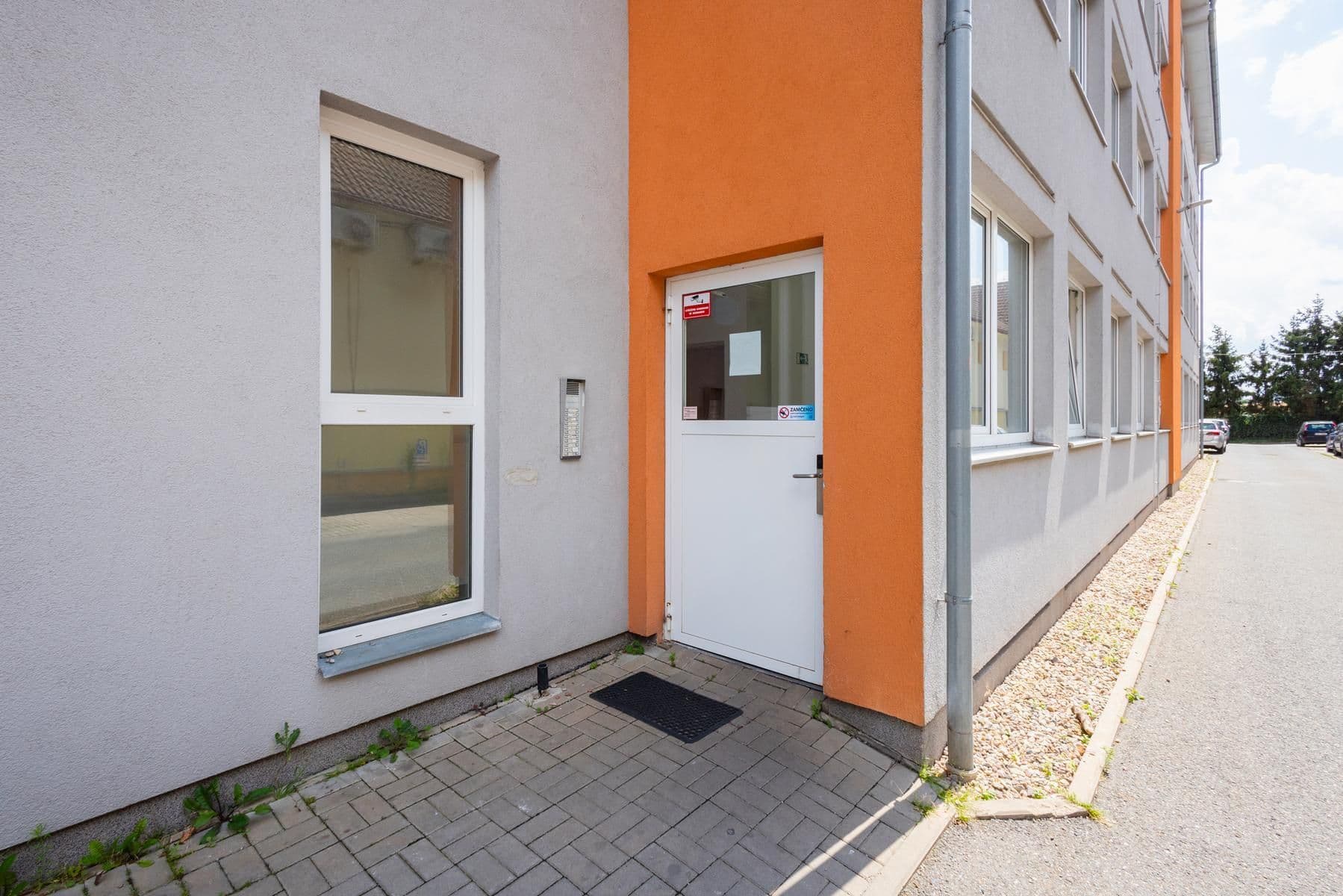 Predaj bytu 3-izbový 74 m², Za Devítkou, Jinočany, Středočeský kraj Predaj bytu 3-izbový 74 m², Za Devítkou, Jinočany, Středočeský kraj