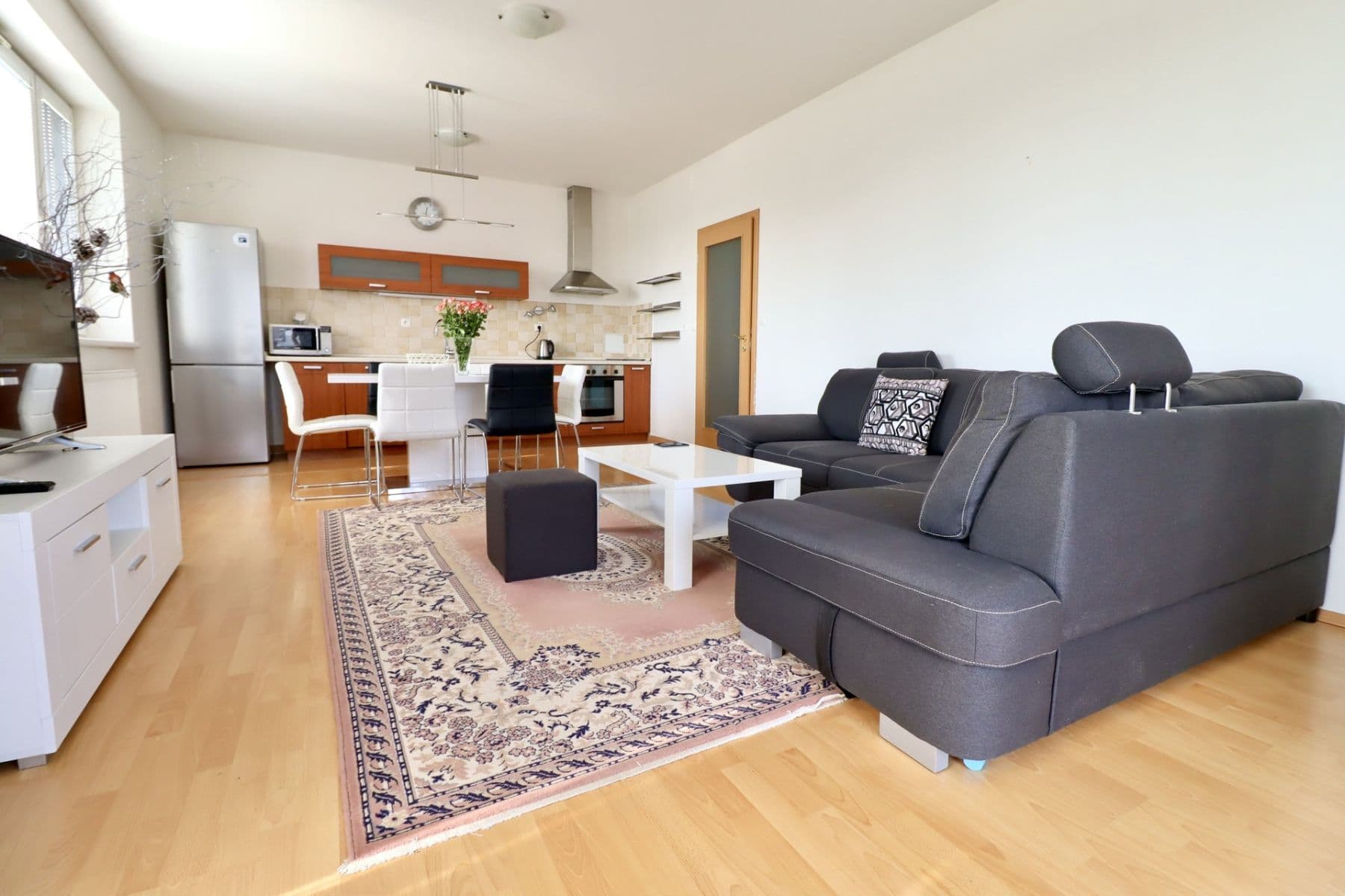 Prenájom bytu 2-izbový 64 m², Za zámečkem, Praha, Praha Prenájom bytu 2-izbový 64 m², Za zámečkem, Praha, Praha
