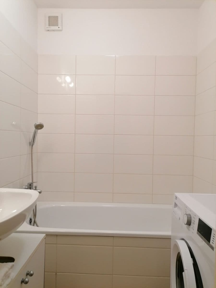 Prenájom bytu 1-izbový 42 m², Kuzmányho, Košice - mestská časť Staré Mesto, Košický kraj Prenájom bytu 1-izbový 42 m², Kuzmányho, Košice - mestská časť Staré Mesto, Košický kraj