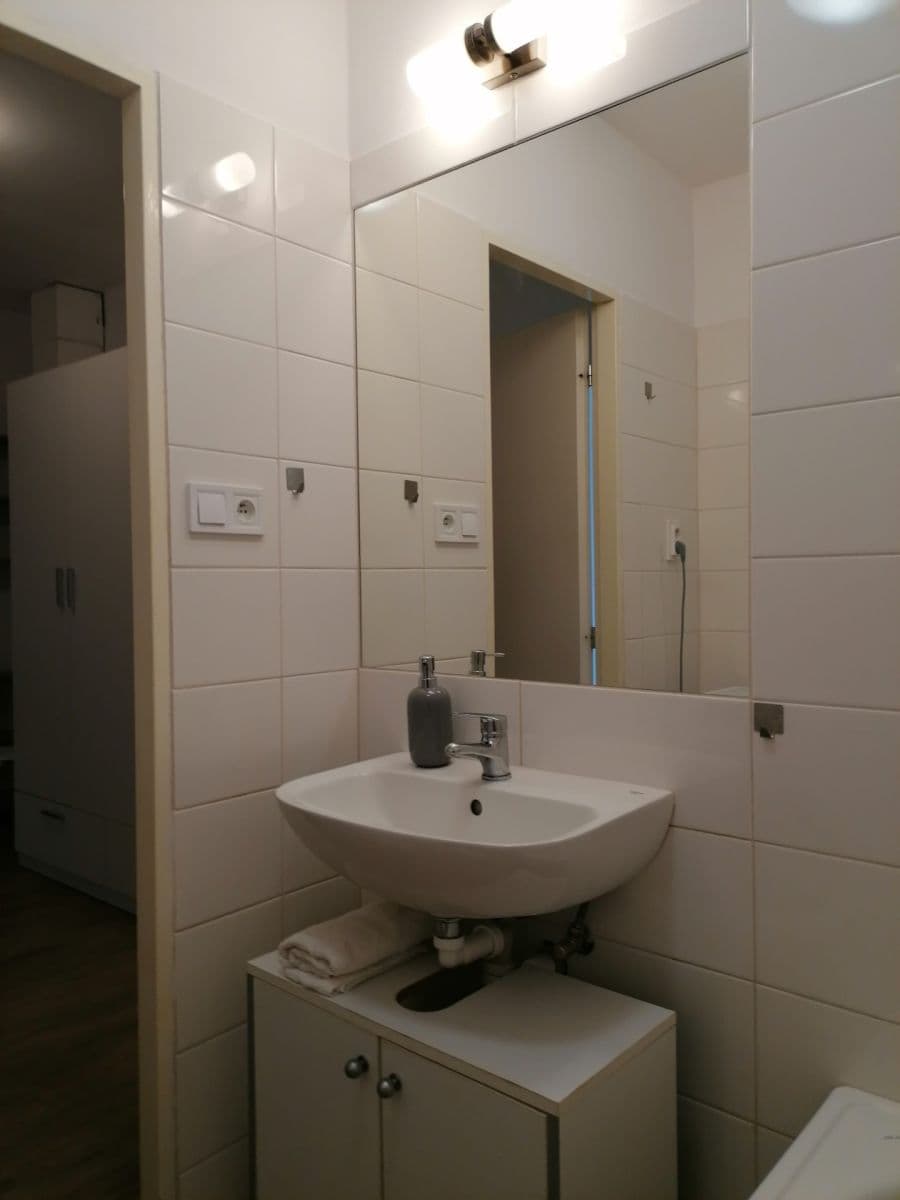 Prenájom bytu 1-izbový 42 m², Kuzmányho, Košice - mestská časť Staré Mesto, Košický kraj Prenájom bytu 1-izbový 42 m², Kuzmányho, Košice - mestská časť Staré Mesto, Košický kraj