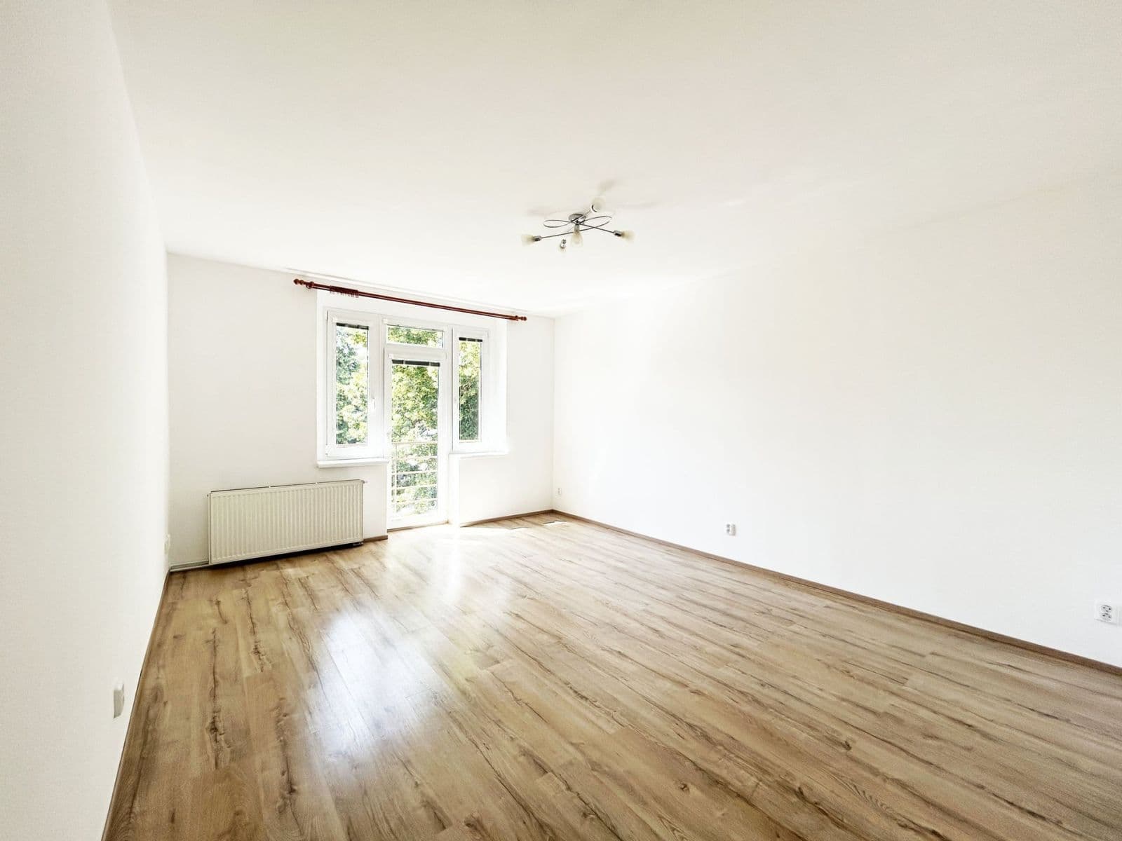 Prenájom bytu 1-izbový 50 m², Nad Primaskou, Praha, Praha Prenájom bytu 1-izbový 50 m², Nad Primaskou, Praha, Praha