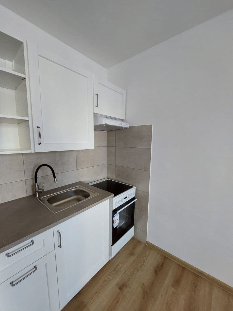 Prenájom bytu 1-izbový 33 m², Trocnovská, Tachov, Plzeňský kraj Prenájom bytu 1-izbový 33 m², Trocnovská, Tachov, Plzeňský kraj