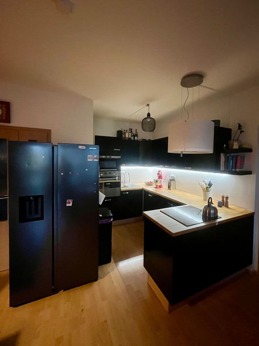 Prenájom bytu 3-izbový 79 m², Nepelova, Praha, Praha Prenájom bytu 3-izbový 79 m², Nepelova, Praha, Praha