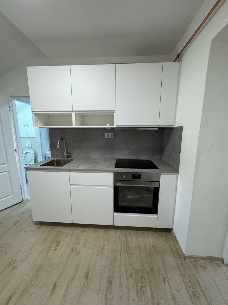 Prenájom bytu 2-izbový 48 m², Kravařská, Ostrava, Moravskoslezský kraj Prenájom bytu 2-izbový 48 m², Kravařská, Ostrava, Moravskoslezský kraj
