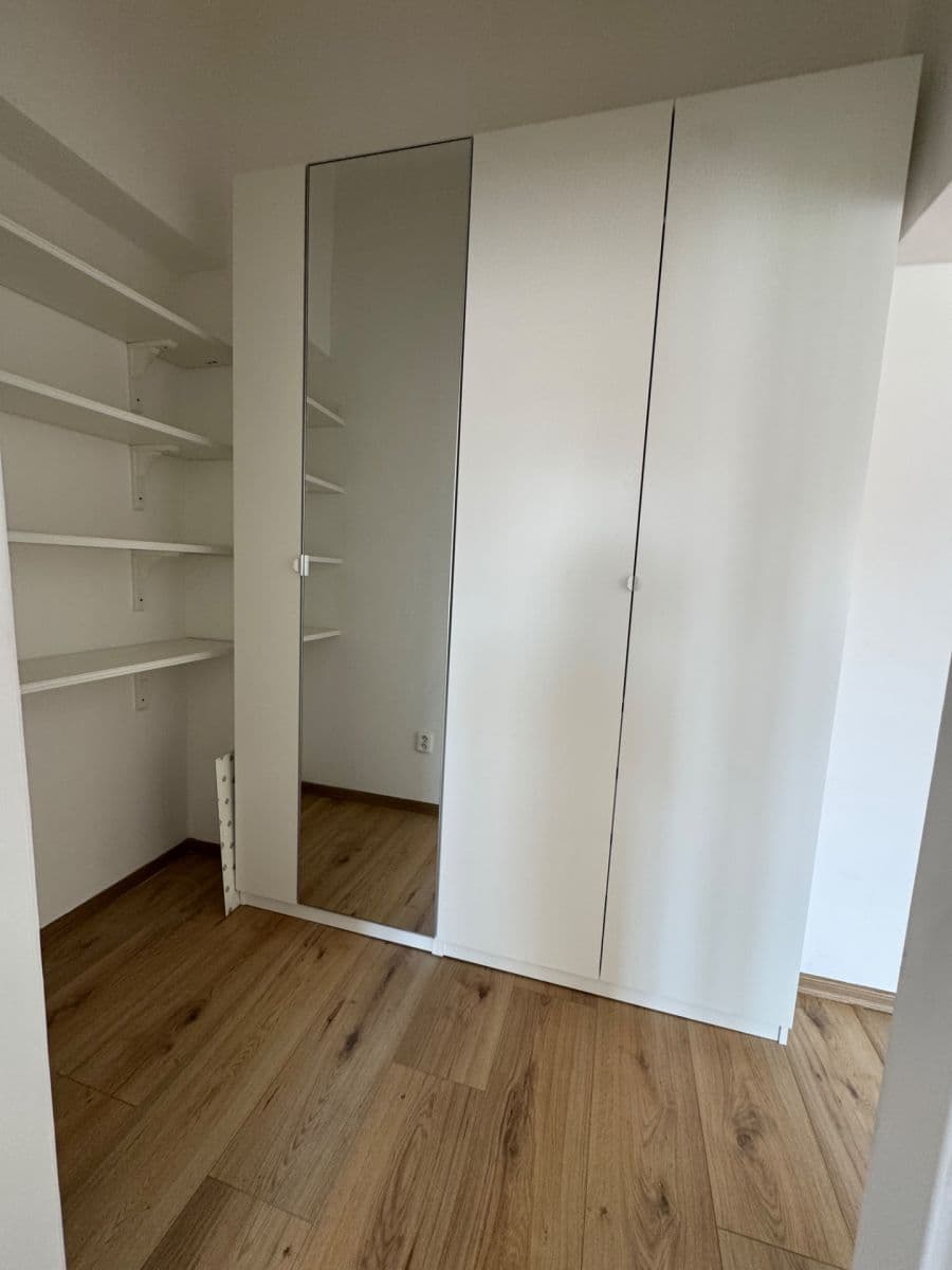 Prenájom bytu 2-izbový 48 m², Kravařská, Ostrava, Moravskoslezský kraj Prenájom bytu 2-izbový 48 m², Kravařská, Ostrava, Moravskoslezský kraj