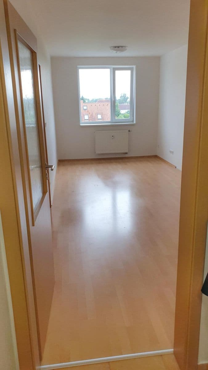 Prenájom bytu 2-izbový 38 m², Donínská, Praha, Praha Prenájom bytu 2-izbový 38 m², Donínská, Praha, Praha