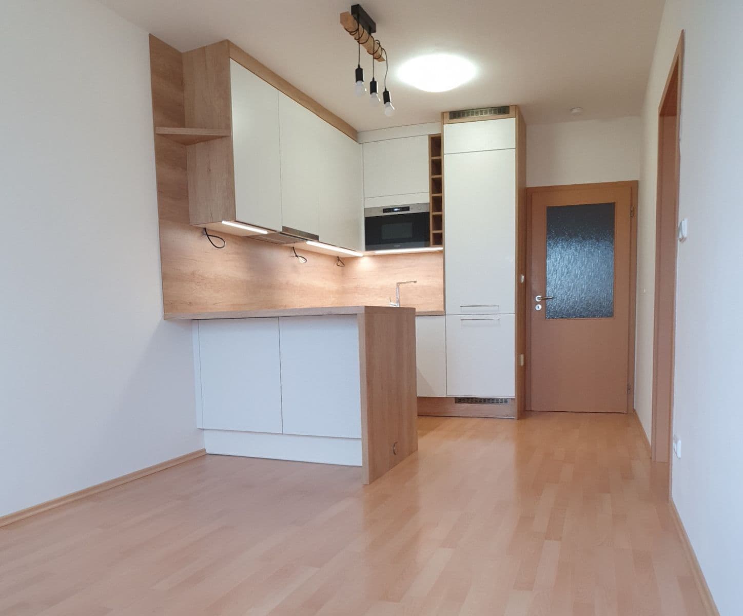 Prenájom bytu 2-izbový 38 m², Donínská, Praha, Praha Prenájom bytu 2-izbový 38 m², Donínská, Praha, Praha