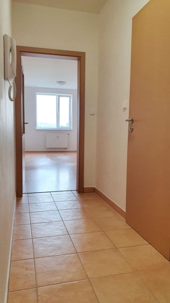 Prenájom bytu 2-izbový 38 m², Donínská, Praha, Praha Prenájom bytu 2-izbový 38 m², Donínská, Praha, Praha
