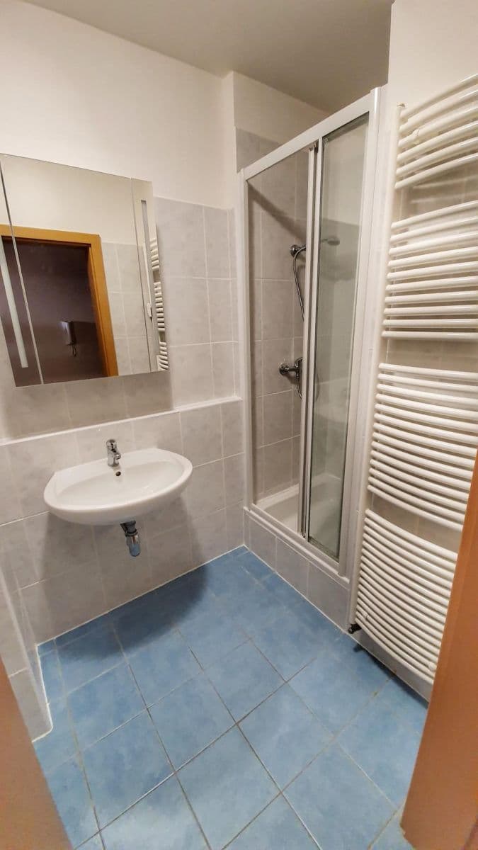 Prenájom bytu 2-izbový 38 m², Donínská, Praha, Praha Prenájom bytu 2-izbový 38 m², Donínská, Praha, Praha