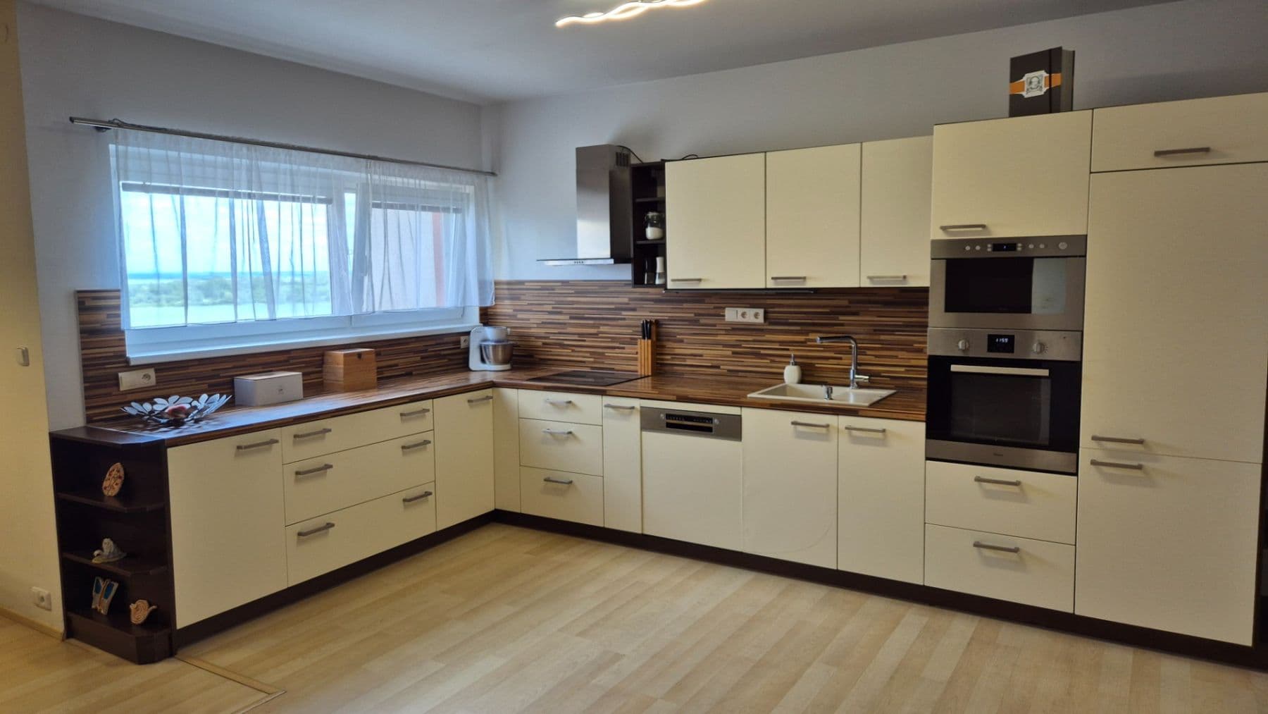 Prenájom bytu 3-izbový 60 m², Pavla Beneše, Praha, Praha Prenájom bytu 3-izbový 60 m², Pavla Beneše, Praha, Praha