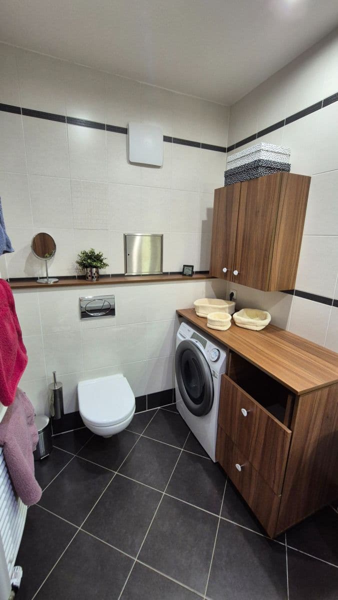 Prenájom bytu 3-izbový 60 m², Pavla Beneše, Praha, Praha Prenájom bytu 3-izbový 60 m², Pavla Beneše, Praha, Praha