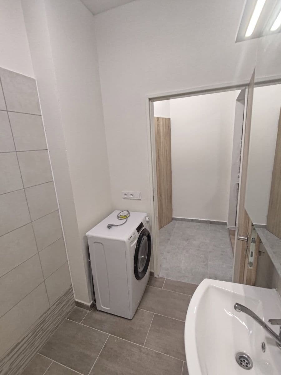 Prenájom bytu 1-izbový 28 m², Špitálka, Brno, Jihomoravský kraj Prenájom bytu 1-izbový 28 m², Špitálka, Brno, Jihomoravský kraj