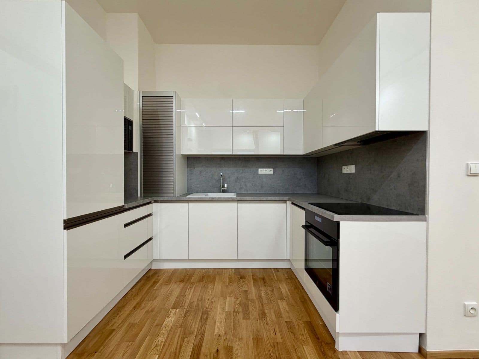 Prenájom bytu 3-izbový 73 m², Opuštěná, Brno, Jihomoravský kraj Prenájom bytu 3-izbový 73 m², Opuštěná, Brno, Jihomoravský kraj