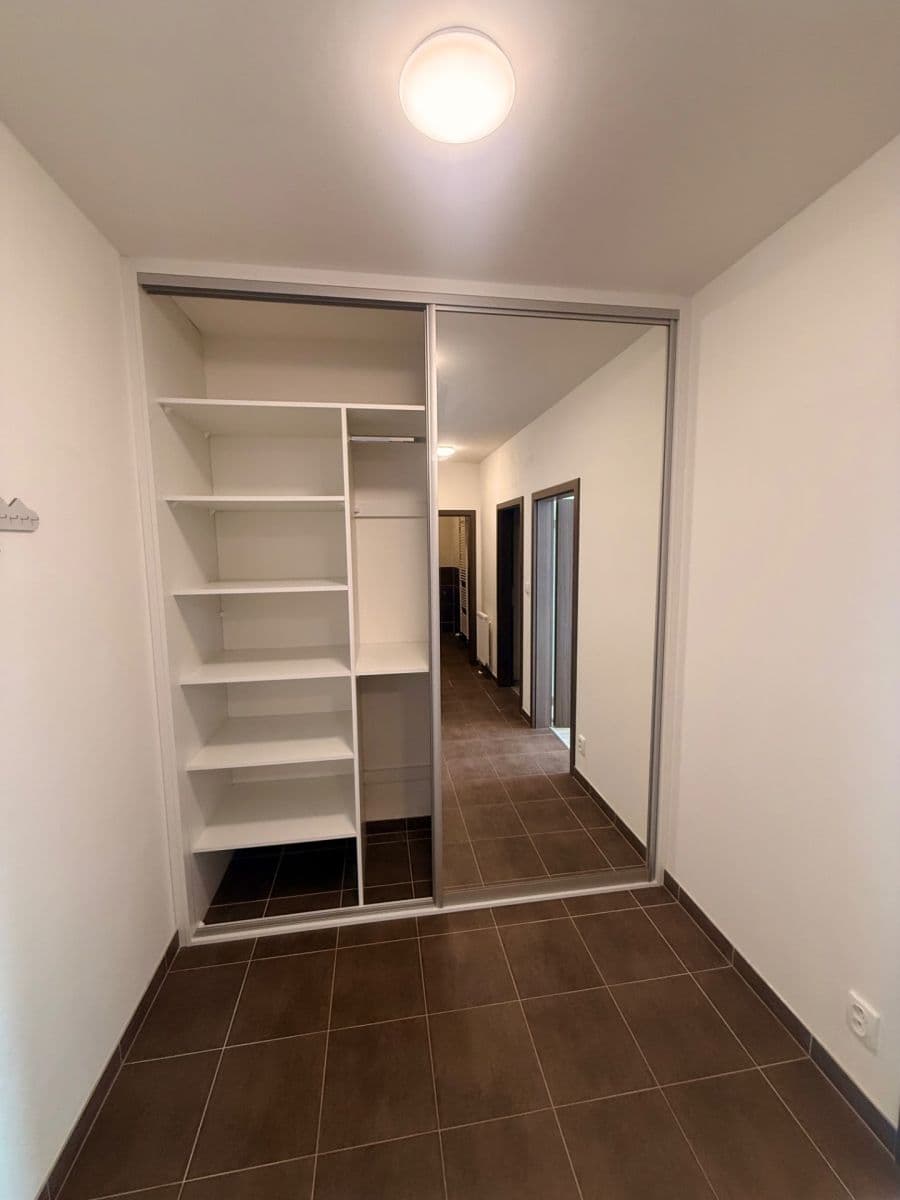 Prenájom bytu 2-izbový 52 m², Jaroslava Holečka, Kladno, Středočeský kraj Prenájom bytu 2-izbový 52 m², Jaroslava Holečka, Kladno, Středočeský kraj