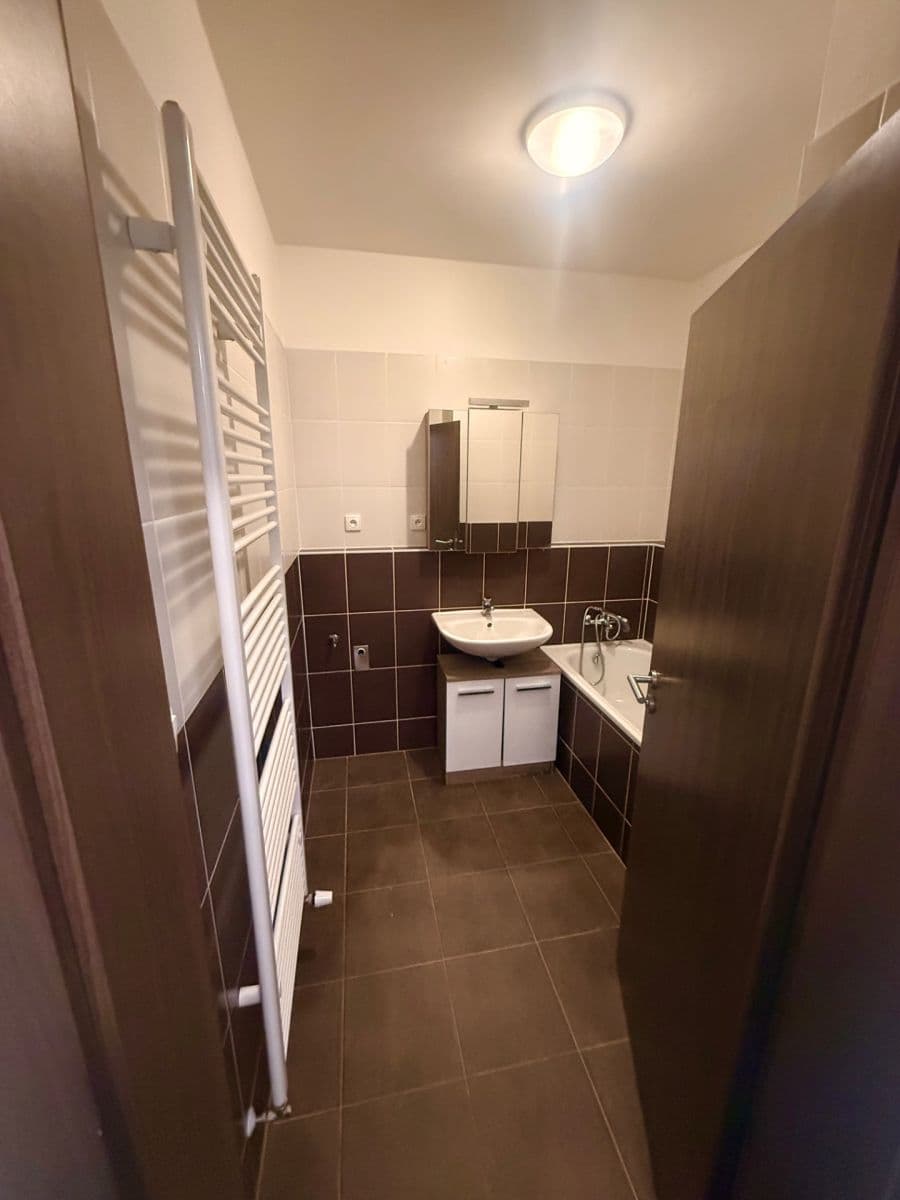 Prenájom bytu 2-izbový 52 m², Jaroslava Holečka, Kladno, Středočeský kraj Prenájom bytu 2-izbový 52 m², Jaroslava Holečka, Kladno, Středočeský kraj