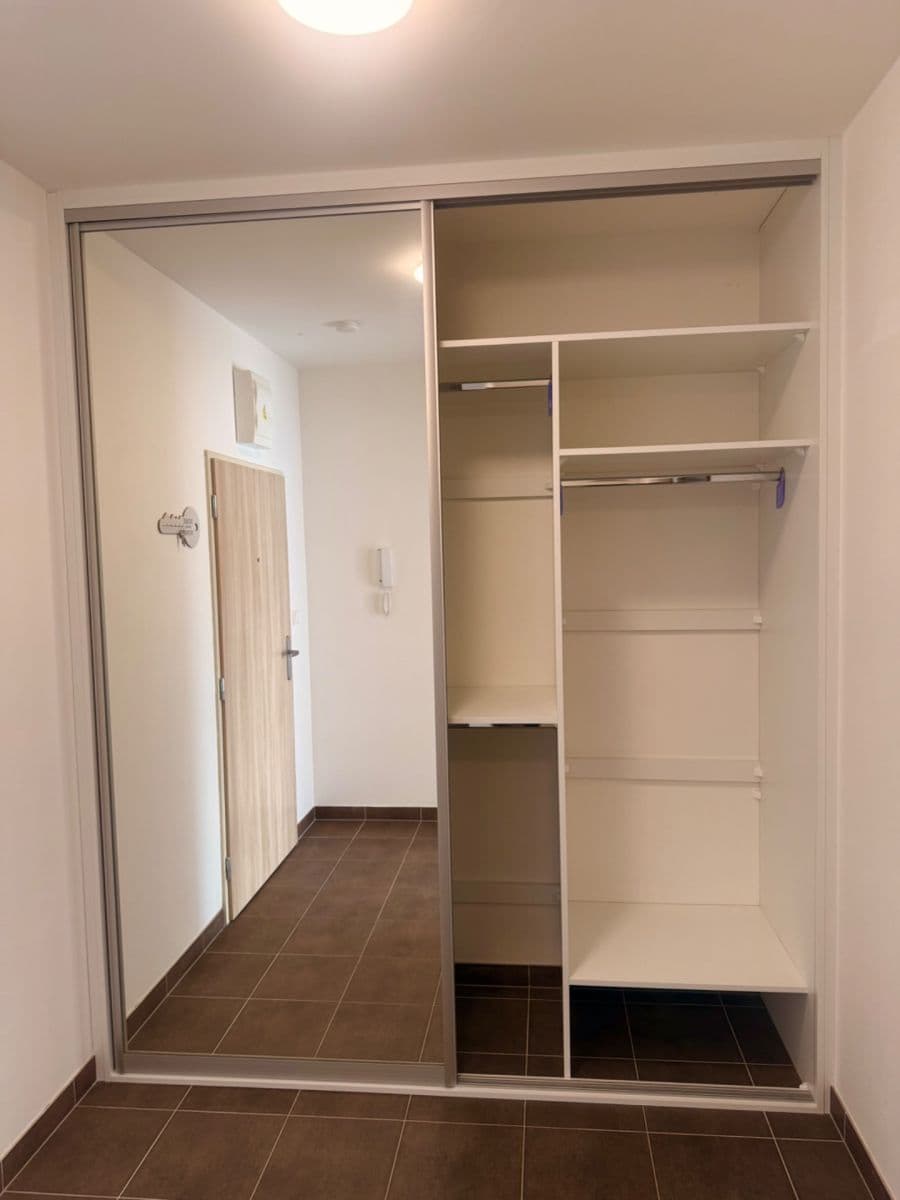 Prenájom bytu 2-izbový 52 m², Jaroslava Holečka, Kladno, Středočeský kraj Prenájom bytu 2-izbový 52 m², Jaroslava Holečka, Kladno, Středočeský kraj